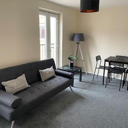Lovely 1 Bedroom Studio Apartment - Merthyr Tydfil Esterno foto