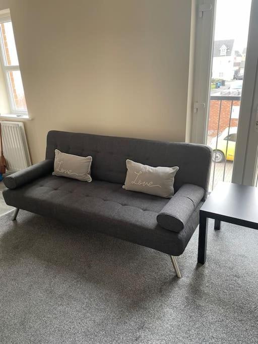 Lovely 1 Bedroom Studio Apartment - Merthyr Tydfil Esterno foto