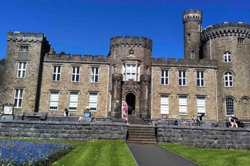 Lovely 1 Bedroom Studio Apartment - Merthyr Tydfil Esterno foto